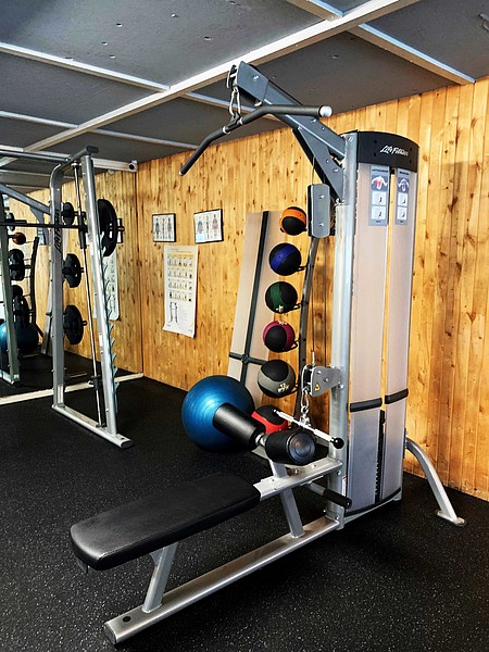Strength training equipment